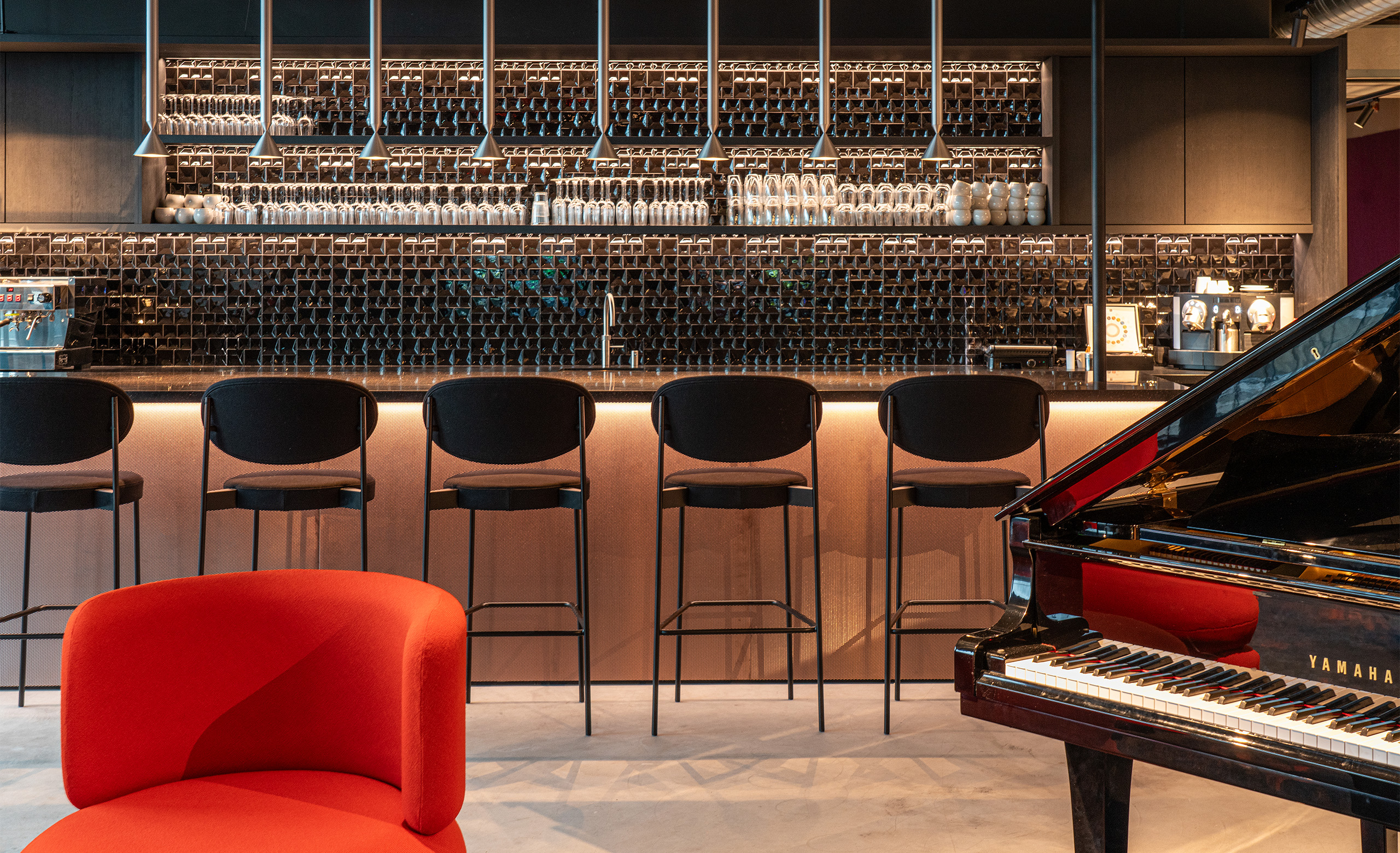 Piano lounge bar