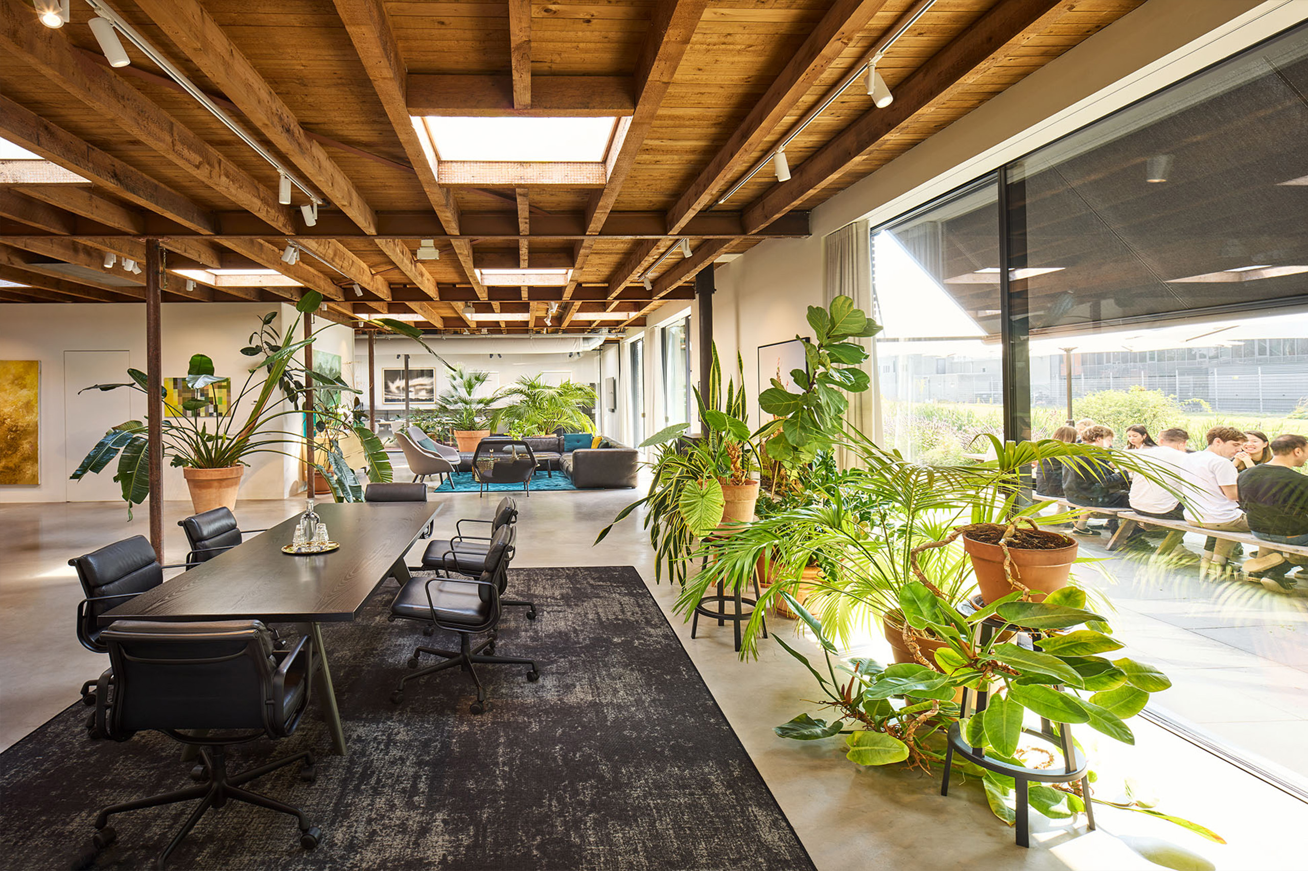 Amsterdam office garden table